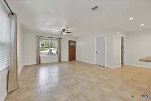 1105 Earle St, San Marcos, TX 78666 - Photo 2