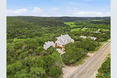 2522 Summit Drive, New Braunfels, TX 78132 - Photo 2