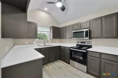1405 Girard Avenue, San Marcos, TX 78666 - Photo 10