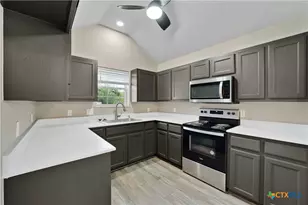 1405 Girard Ave, San Marcos, TX 78666 - Photo 10
