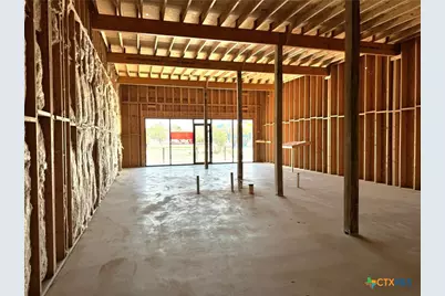 637 W Court Street #200, Seguin, TX 78155 - Photo 4