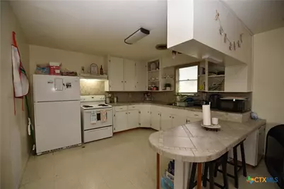 1705 Holloman Drive #6, Port Lavaca, TX 77979 - Photo 4