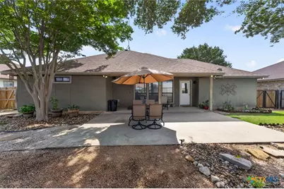 317 Yorktown, Pleasanton, TX 78064 - Photo 36