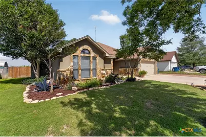 317 Yorktown, Pleasanton, TX 78064 - Photo 4