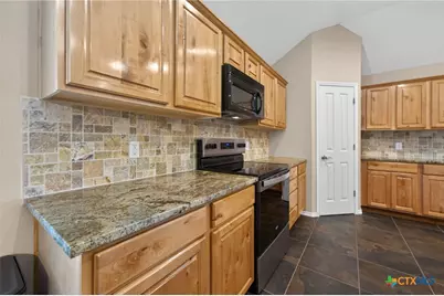 317 Yorktown, Pleasanton, TX 78064 - Photo 18