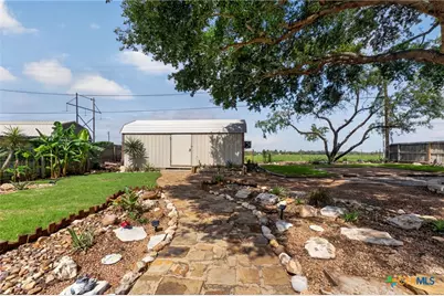 317 Yorktown, Pleasanton, TX 78064 - Photo 40