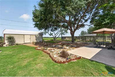 317 Yorktown, Pleasanton, TX 78064 - Photo 38