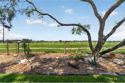 317 Yorktown, Pleasanton, TX 78064 - Photo 46