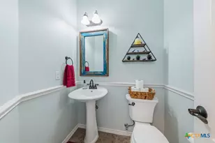 1788 Oakmont Cir, New Braunfels, TX 78132 - Photo 20