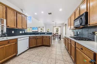 1788 Oakmont Circle, New Braunfels, TX 78132 - Photo 16