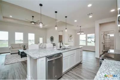 321 Whitetail Lane, Victoria, TX 77905 - Photo 10