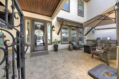 949 N Academy Avenue, New Braunfels, TX 78130 - Photo 2