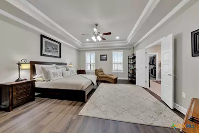 949 N Academy Avenue, New Braunfels, TX 78130 - Photo 14