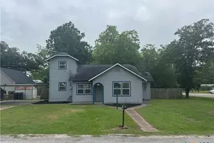 105 W Brackenridge St, Edna, TX 77957 - Photo 4