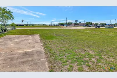 9505 N Navarro Street, Victoria, TX 77904 - Photo 12