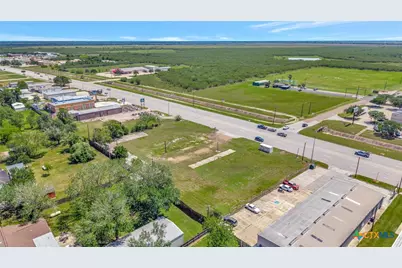 9505 N Navarro Street, Victoria, TX 77904 - Photo 6