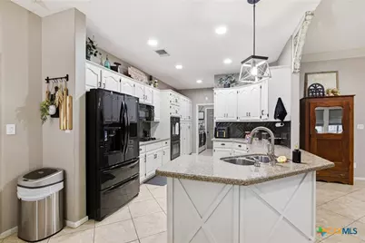 206 Windy Way Drive, Victoria, TX 77904 - Photo 16