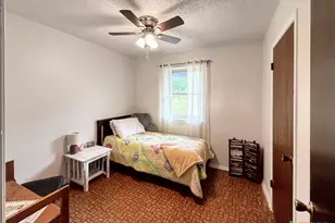 821 S Mill St, Flatonia, TX 78941 - Photo 6