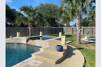 105 Ashland Creek, Victoria, TX 77901 - Photo 6
