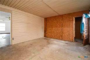 3304 Lone Tree Rd, Victoria, TX 77901 - Photo 10