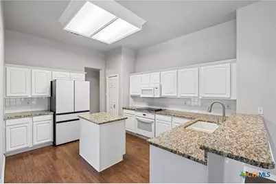 1784 Oak Forest Drive, New Braunfels, TX 78132 - Photo 16