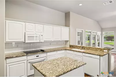 1784 Oak Forest Drive, New Braunfels, TX 78132 - Photo 14