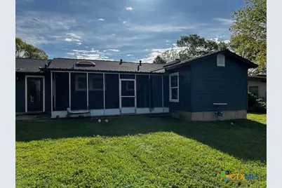 450 Wallace Street, Seguin, TX 78155 - Photo 18