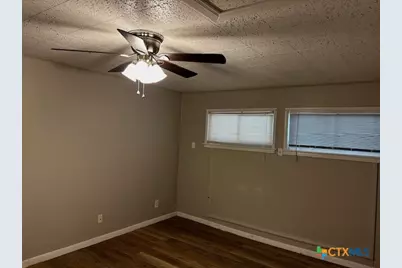 450 Wallace Street, Seguin, TX 78155 - Photo 4