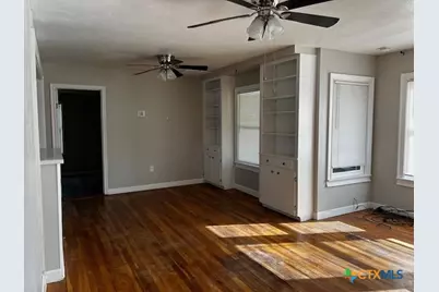 450 Wallace Street, Seguin, TX 78155 - Photo 6
