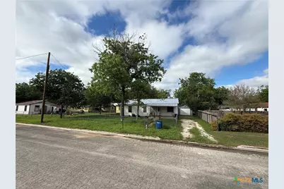 784 Samuels Avenue, New Braunfels, TX 78130 - Photo 2