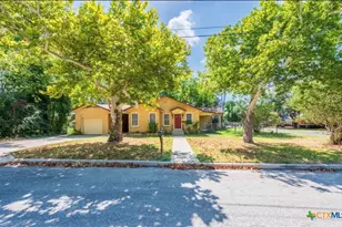 609 S Pecan Ave, Luling, TX 78648 - Photo 1