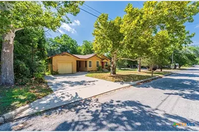609 S Pecan Avenue, Luling, TX 78648 - Photo 2