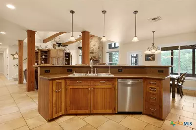 246 Stonebrook Ridge, New Braunfels, TX 78132 - Photo 6
