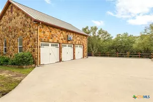 246 Stonebrook Ridge, New Braunfels, TX 78132 - Photo 4