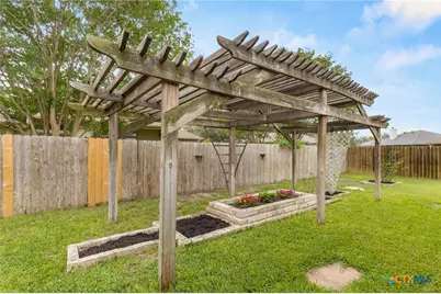 809 Saint James, Seguin, TX 78155 - Photo 22