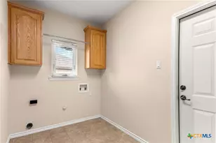 809 St James, Seguin, TX 78155 - Photo 20