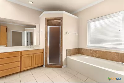 809 Saint James, Seguin, TX 78155 - Photo 12