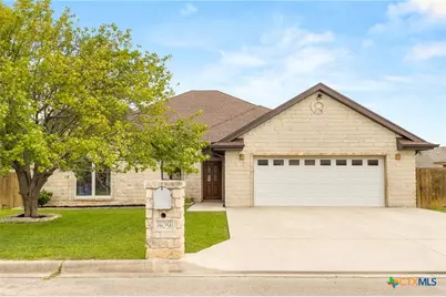 809 Saint James, Seguin, TX 78155 - Photo 1