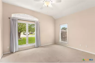 809 Saint James, Seguin, TX 78155 - Photo 16