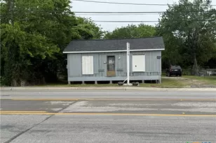 906 E Goodwin Ave, Victoria, TX 77901 - Photo 2