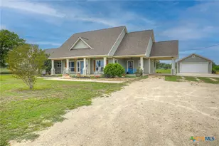 2048 E Martindale Rd, Seguin, TX 78155 - Photo 2