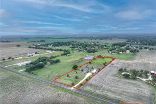 2048 E Martindale Rd, Seguin, TX 78155 - Photo 4