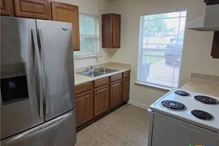 15 S 10th St, Temple, TX 76501 - Photo 4