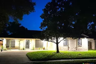 213 Paisano Dr, Victoria, TX 77904 - Photo 1