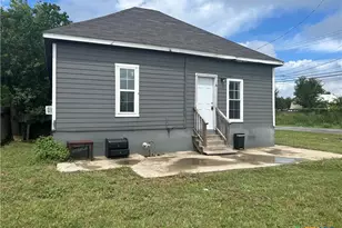 400 Symes St, Taylor, TX 76574 - Photo 6