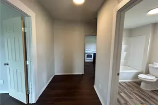 400 Symes St, Taylor, TX 76574 - Photo 8
