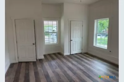 1014 S 3rd Street, Temple, TX 76504 - Photo 6