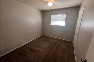 900 Hazelton St, San Marcos, TX 78666 - Photo 6