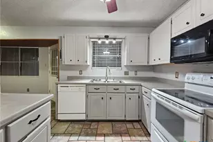 2910 Transit Dr, Killeen, TX 76543 - Photo 2
