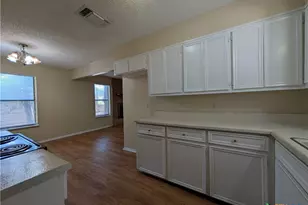 929 Ohio Ave, New Braunfels, TX 78130 - Photo 12